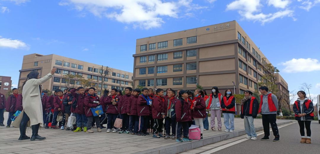 沐鸣娱乐 · 喜报 | 大手拉小手 筑梦向未来 —— 公共基础教学部联合中小学开展职业育人活动